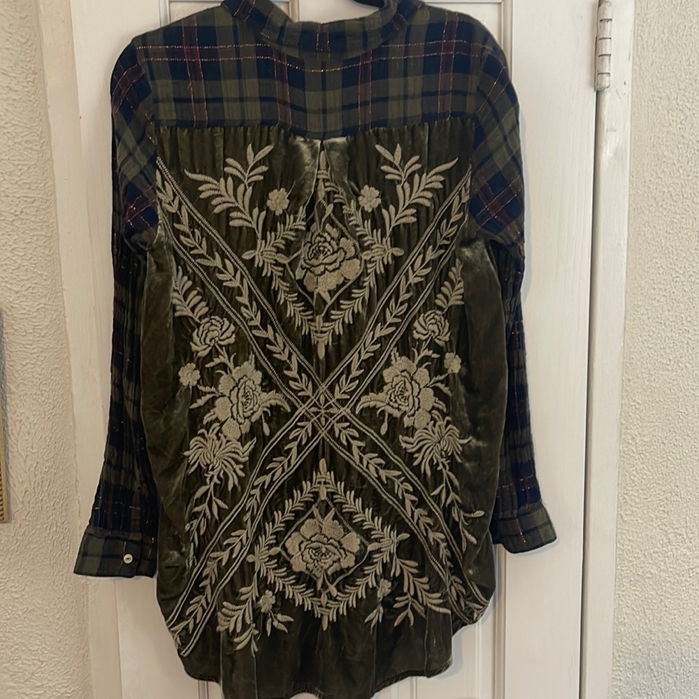 3J by Johnny Was Plaid and Velvet button up top size Small